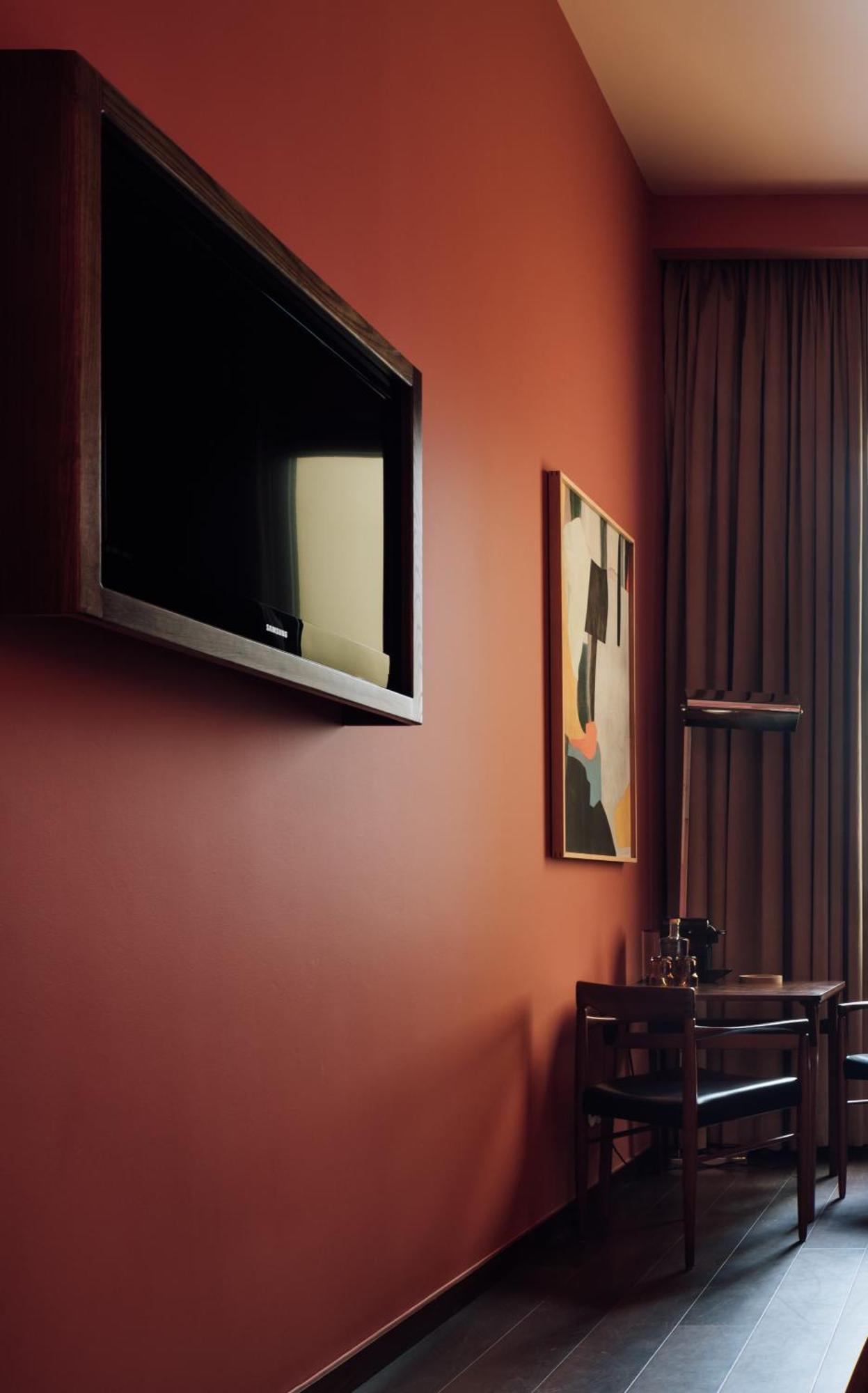 The Vintage Hotel & Spa Lisboa Kültér fotó A wall mounted television